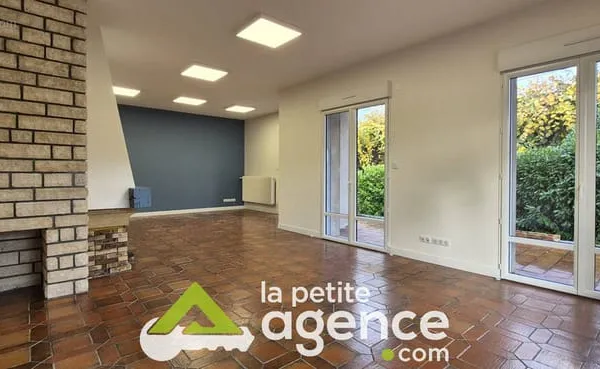 Pavillon plain-pied semi-enterré