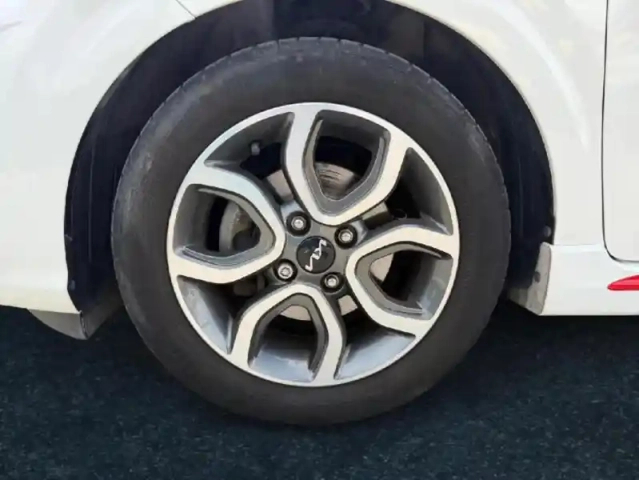 Kia Picanto 1.2 dpi 84ch gt line — photo 9