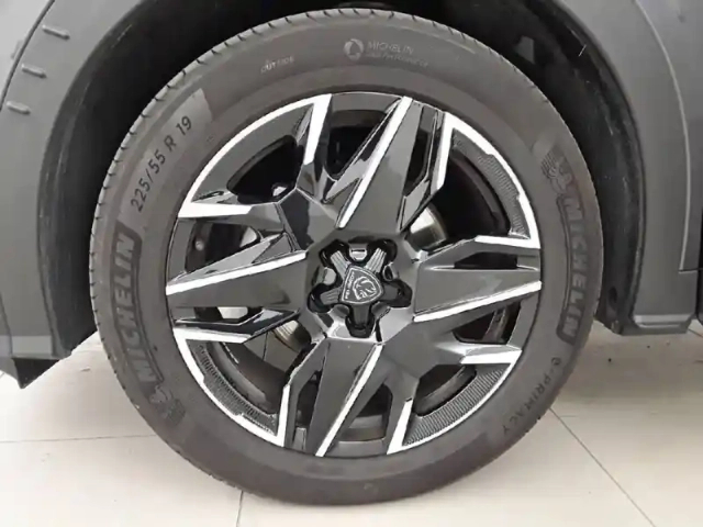 Peugeot 3008 hybrid 136 e-dcs6 — photo 43