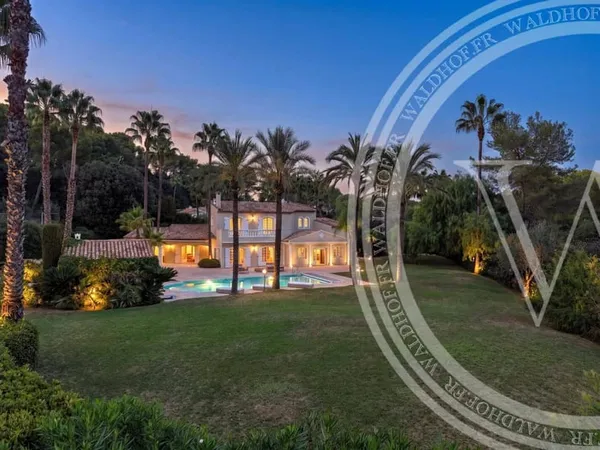 Villa 5 pièces 270 m²