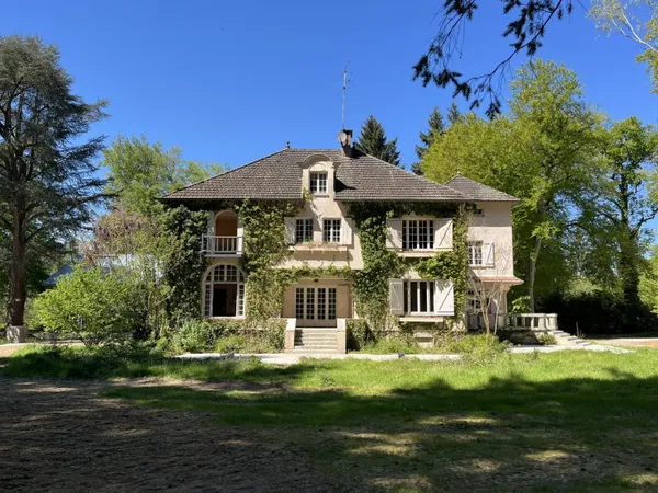 Maison à rénover 16 pièces 527 m²
