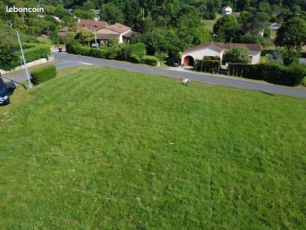 Terrain 1302 m² Saint-Sauveur