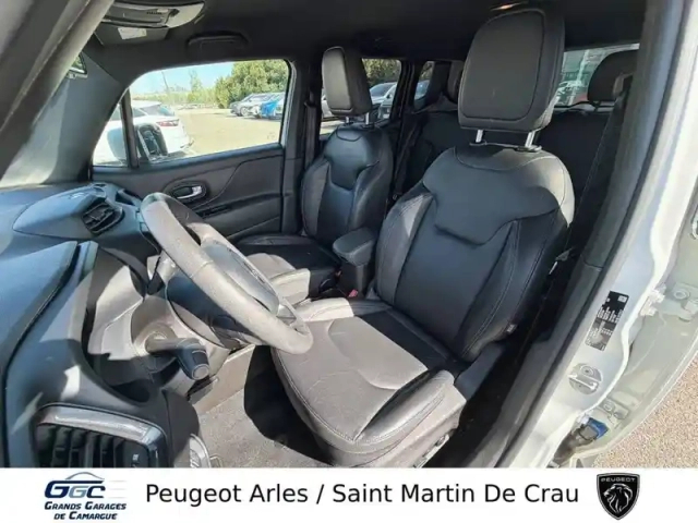 Jeep Renegade 1.3 turbo t4 240 ch phev at6 4xe eawd — photo 9