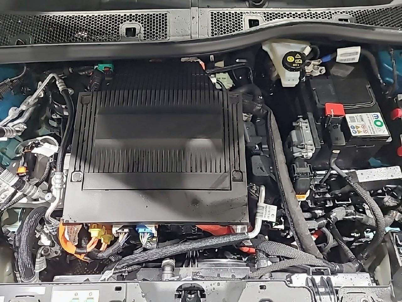 Peugeot 2008 electrique 156 ch 54 kwh gt — photo 15