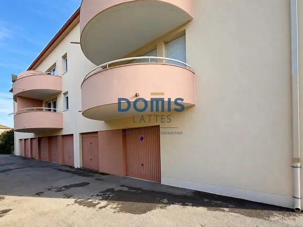 Lattes Centre Port Ariane Grand Garage 25 m2