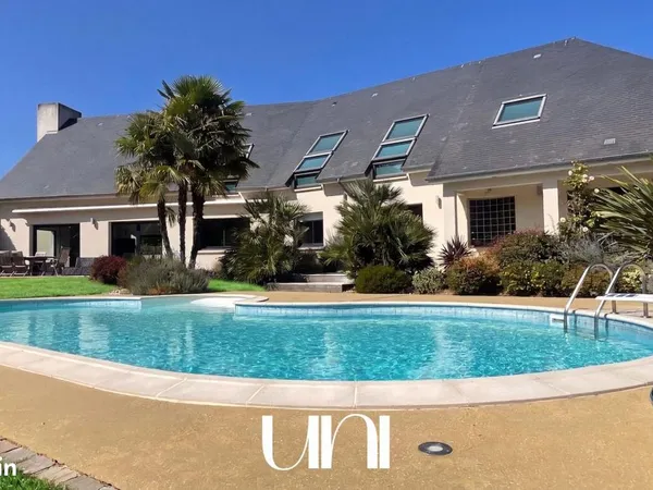 Maison 8 pièces 295 m²