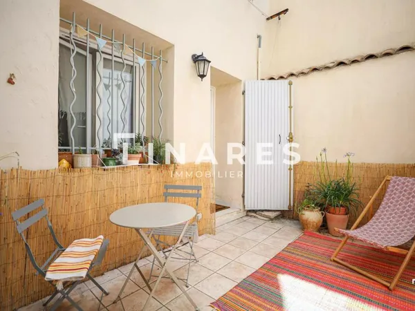 Vends maison de ville - 66 m² - 3 pièces, 2 chambres - Marseille 7Ème 13007
