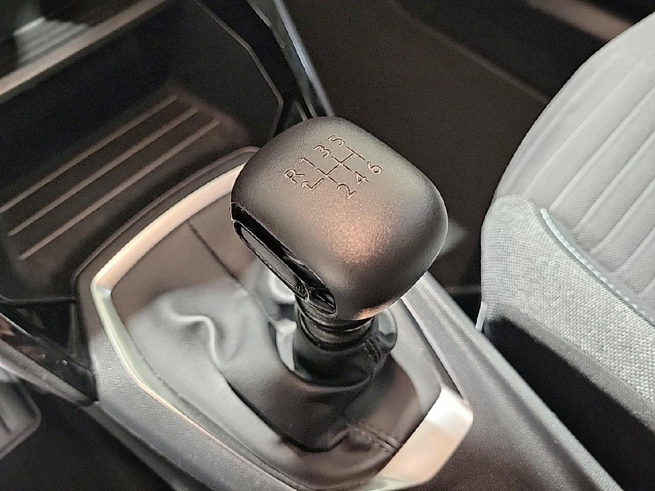 Peugeot 2008 puretech 100 s&s bvm6 style — photo 17