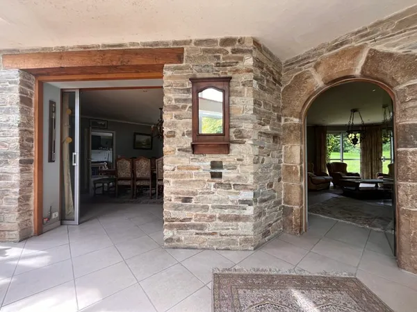 Maison 6 pièces 240 m²