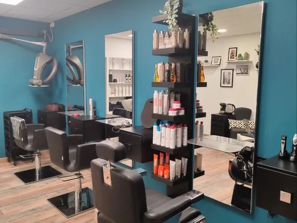 Salon de coiffure clé en main - peynier - ca 50k - loyer 350