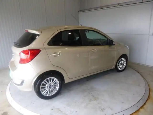 Ford Ka + 1.2 ti-vct 85ch s&amp;s ultimate — photo 9