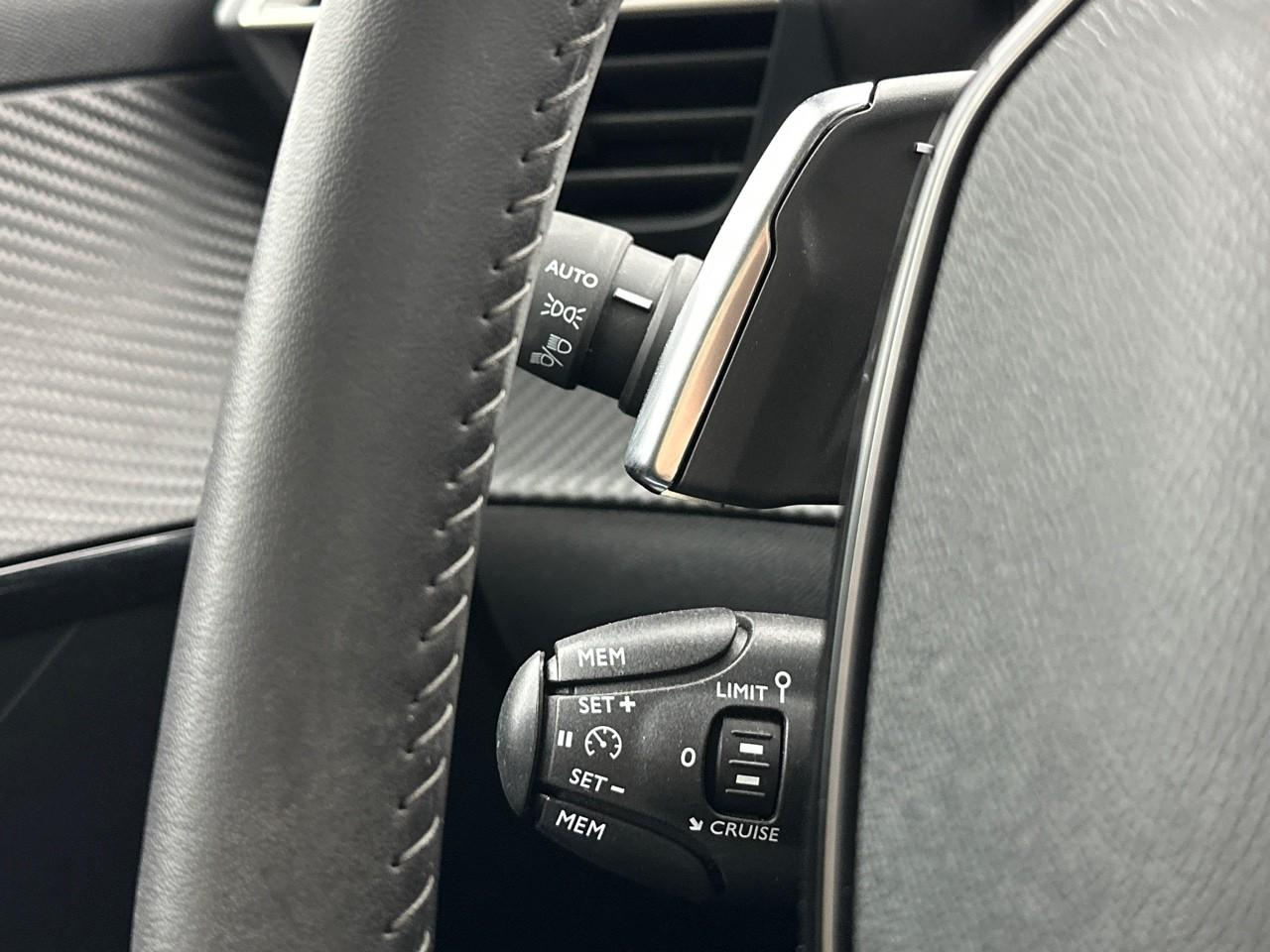 Peugeot 208 puretech 100 s&s eat8 style — photo 19