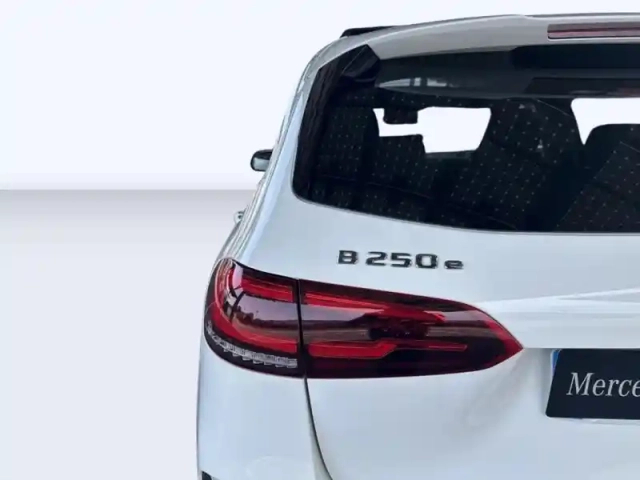 Mercedes Classe B 250 e amg line — photo 32