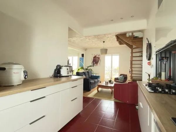 Appartement duplex situé à proximité des chantiers navals