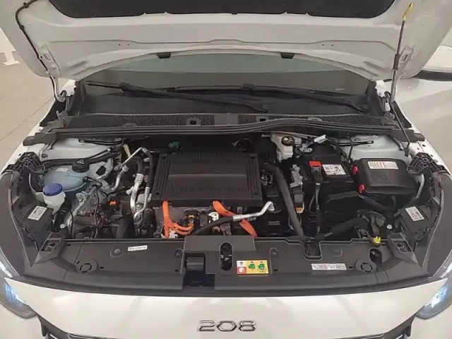 Peugeot 208 electrique 50 kwh 136ch — photo 55
