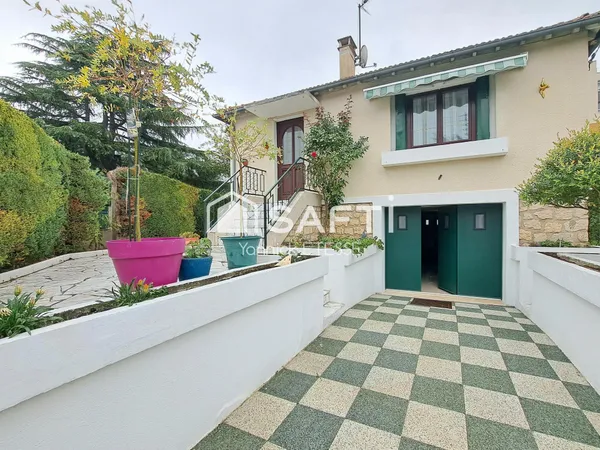 Maison plain pied sur sous-sol total.