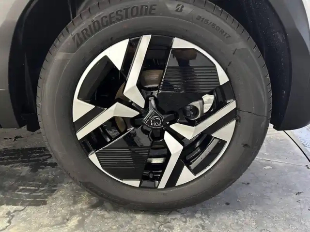 Peugeot 2008 electrique 54 kwh 156 ch — photo 20