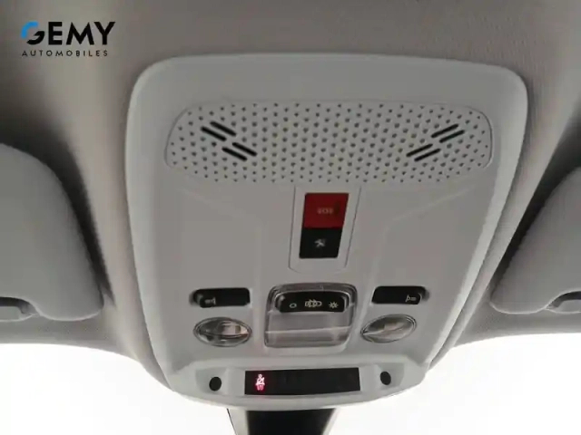 Peugeot 2008 puretech 100 s&amp;s bvm6 — photo 17