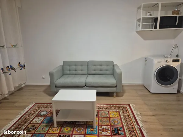 Studio meublé 25 m² - Parking privé - DPE C - Tout équipé - Disponible immédiatement