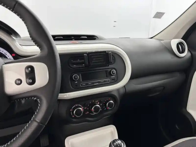 Renault Twingo iii 0.9 tce 90 energy e6c — photo 35