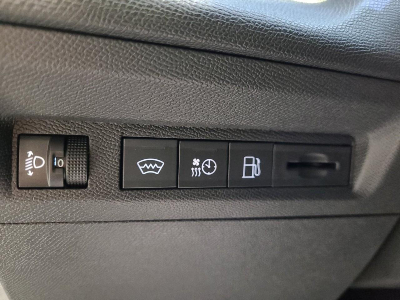 Peugeot 408 phev 225 e-eat8 allure pack — photo 25