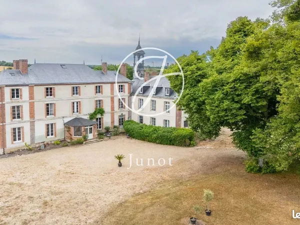 Chateau 17 pièces 498 m²