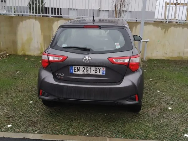 Place de parking extérieur