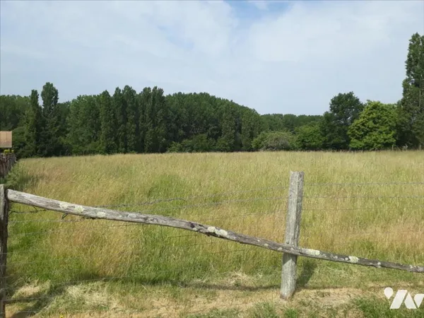 Terrain 566 m²