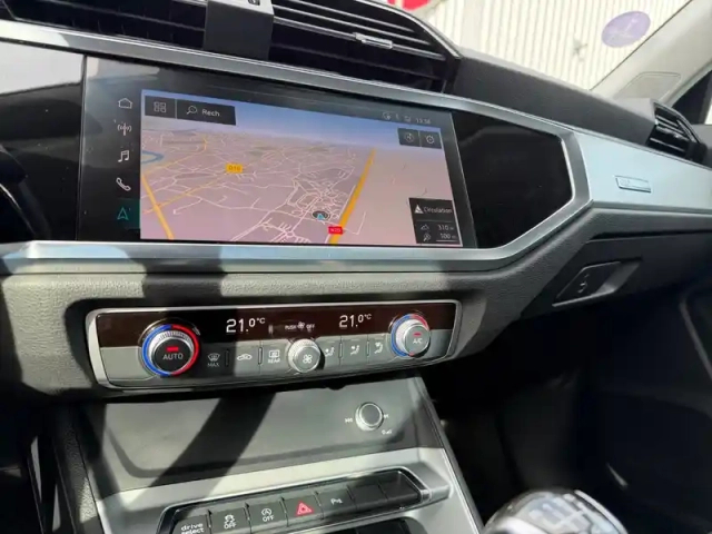 Audi Q3 35 tfsi 150 ch — photo 38