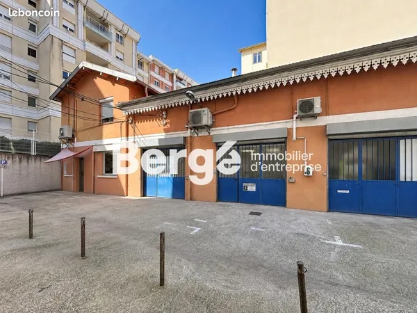 Bureau 167 m²