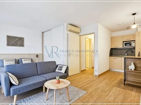 STUDIO MEUBLÉ AVEC BALCON ET PARKING PRIVATIF