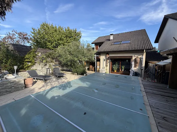 La Motte Servolex, proche des commodités maison avec piscine