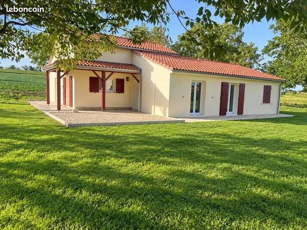 Maison climatisé 3 chambres grand terrain