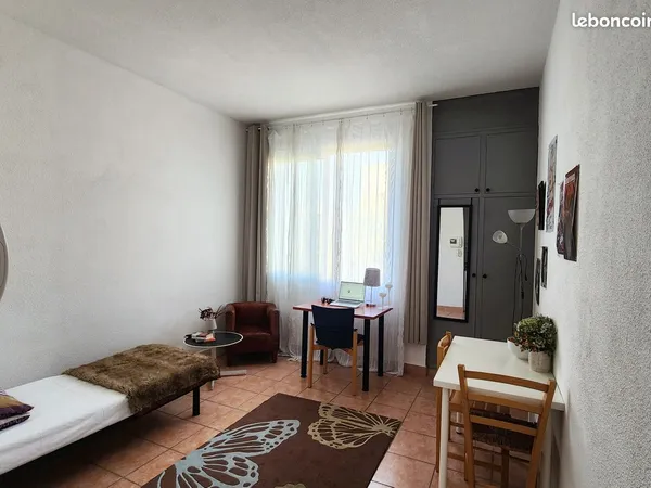 Studio meublé 21 m² + parking - Nîmes Est, résidence sécurisée