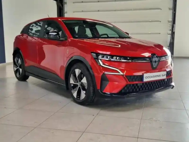 Renault Megane e-tech electric ev40 130ch equilibre standard charge — photo 3