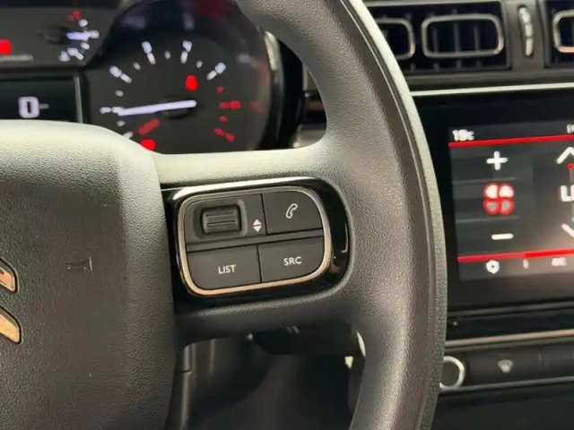 Citroën C3 1.2 puretech 110ch s&amp;s shine 124g — photo 11