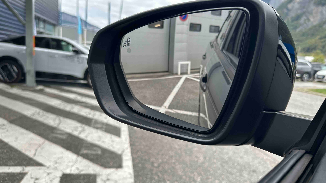 Peugeot 3008 Puretech 130ch S&amp;S EAT8 — photo 42
