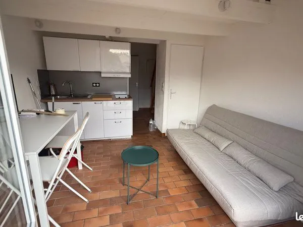 🏡 à louer - jolie maisonnette meublée rénovée avec mezzanine, terrasse et parking - saint-vallier-de