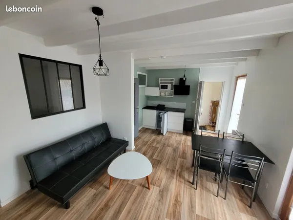 A louer studio chambre séparée