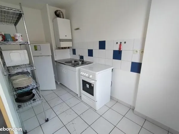 REPUBLIQUE T2 MEUBLE avec garage