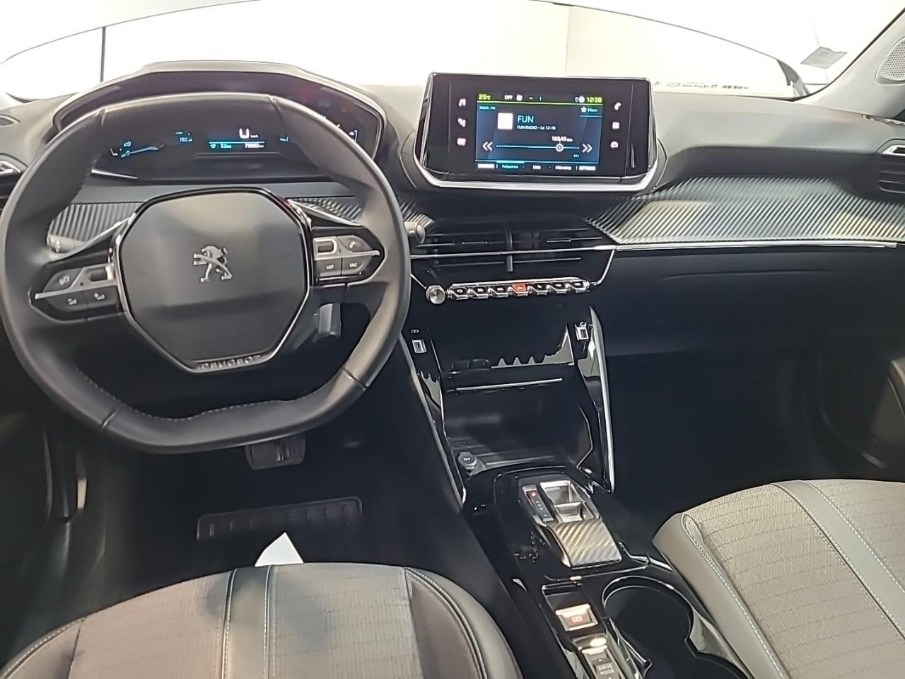 Peugeot 2008 electrique 136 ch allure — photo 12