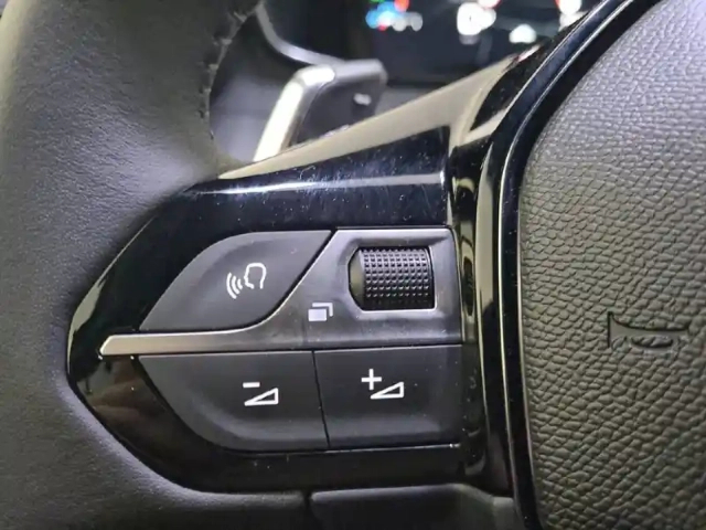 Peugeot 2008 hybrid 145 e-dcs6 — photo 85