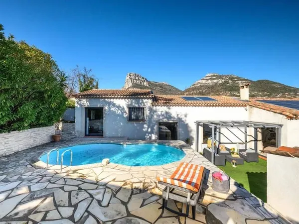 Maison 7 pièces 220 m²