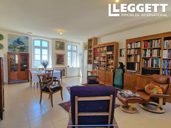 Magnifique appartement spacieux 4 chambres avec terrasse, garage, ascenseur idéalement situé en cent