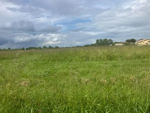 Terrain 800 m²