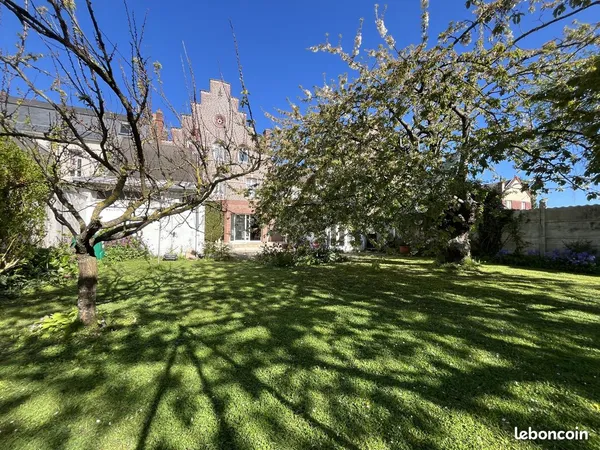Maison 7 pièces 260 m²
