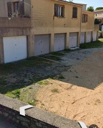 Location garage conhilere