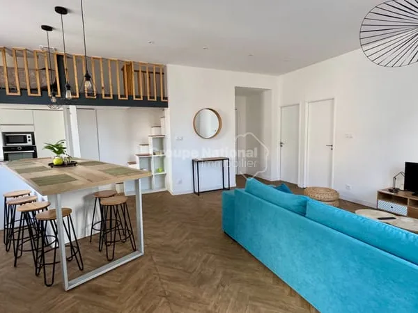 NÎMES - Appartement T2 de 67 m² - Dernier étage, proche Écusson