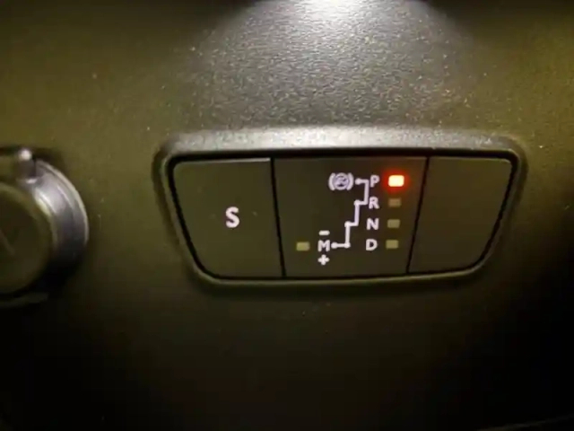 Citroën C3 Aircross puretech 130ch s&amp;s shine pack eat6 — photo 9