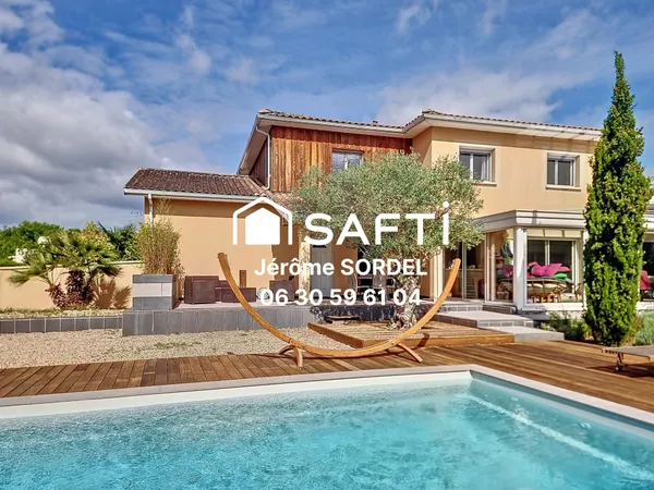 Maison T9 - 5 chambres - Blanquefort - 238m²